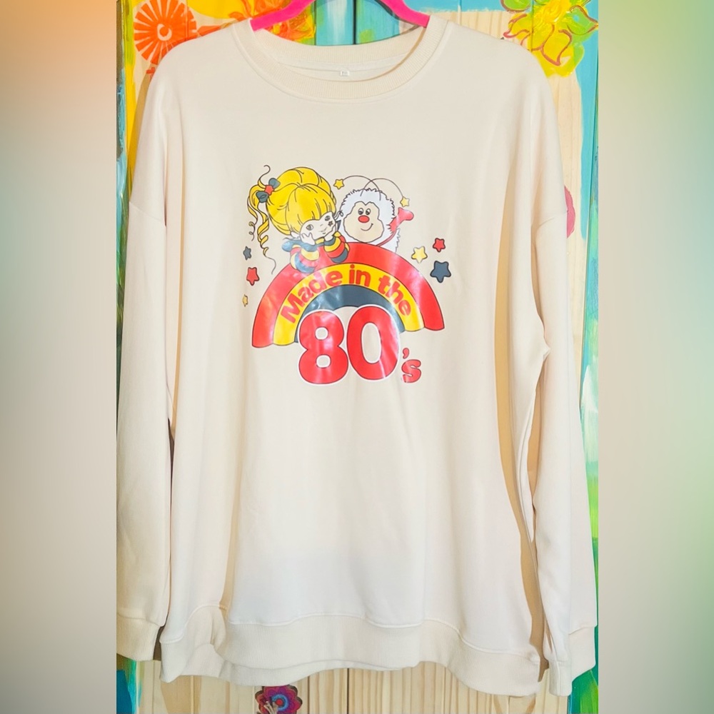 Que- Cream and Red Long Sleeve Tee with Retro Graphic
